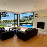 Beachhouse! Seaview, Heated Pool, Battery Back-Up