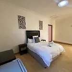 Luxe Stay In Parow North