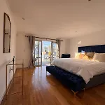 Urban Oasis Penthouse-Jacuzzi!
