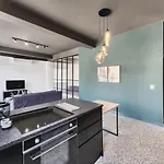 Central, Business Travellers Dream-Wifi-Pool