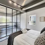 Central, Business Travellers Dream-Wifi-Pool