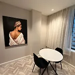 1Bed Apartment In Foreshore Place City Views 1202