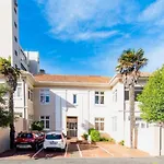 Luxurious Sea Point Apartment
