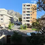 Table Mountain Views, Modern,Lots Of Natural Light, With Parking
