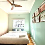 Starry Starry Night - Cape Town, 3-Bedroom 3-Bathroom Seaside House In Three Anchor Bay