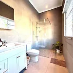 Starry Starry Night - Cape Town, 3-Bedroom 3-Bathroom Seaside House In Three Anchor Bay