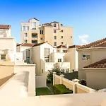 Century City Villa Italia