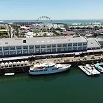 Jackie O - Classic Luxury Yacht & Boutique Hotel