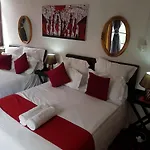 Unique Lodge