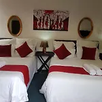 Unique Lodge