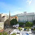 Market House 401