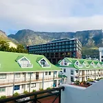 Roeland Square
