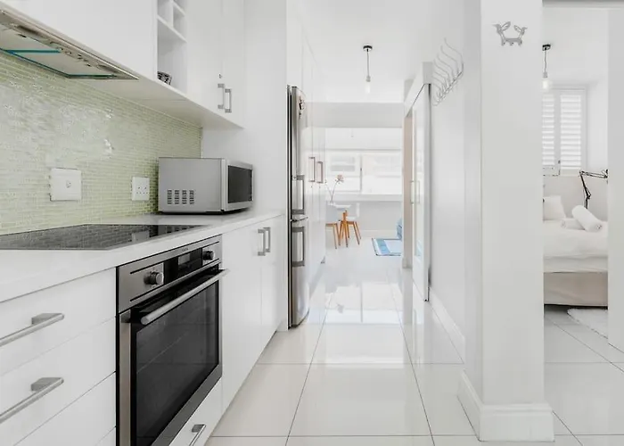 Sea Point Oasis 250M To Ocean, Sunsets & Promenade