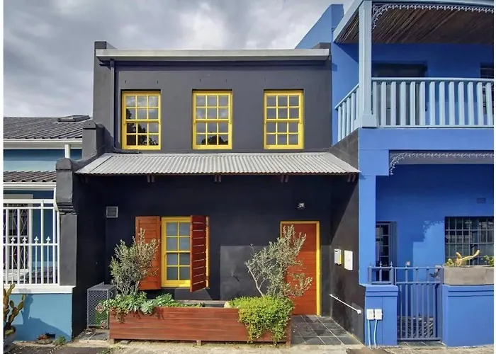 Lion House In Bo Kaap - Number 53