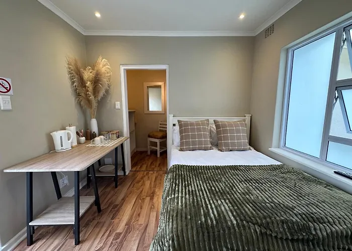 Camellia Cottage - Courtyard Room