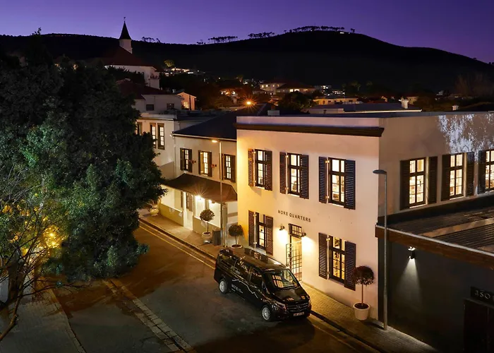 More Quarters Hotel