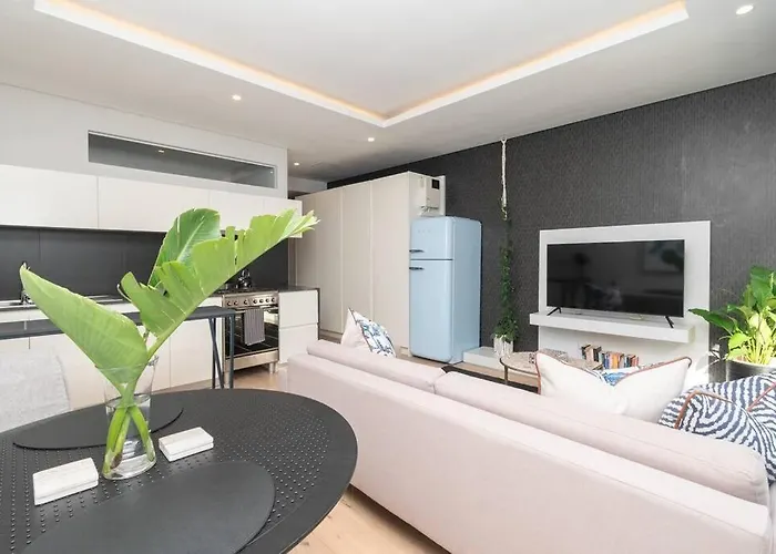 Gem In The Heart Of Sea Point With Backup Power