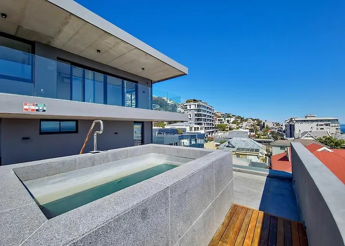 Stunning Brand New Apartment, Pool, Wifi, Secure