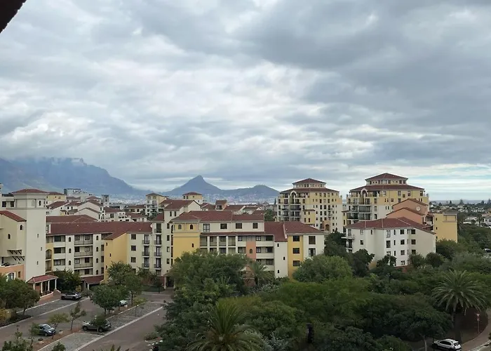 Century City Studio With Table Mountain Views