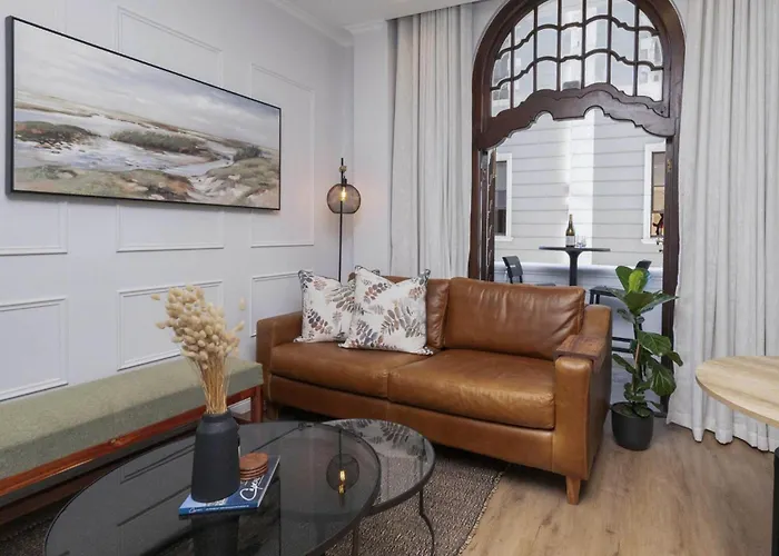 Venice House 1-Bedroom City Apartment