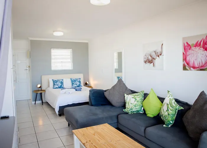 Bloubergstrand Beachfront Apartment With Secure Garage And Pool