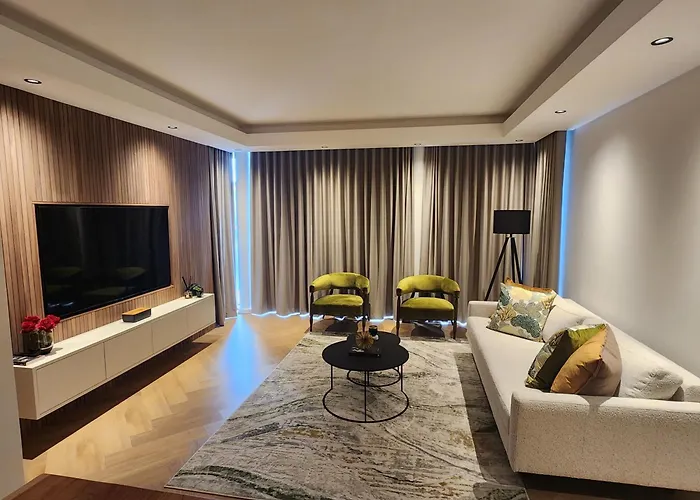 Luxury 2 Bedroom Apartment In Nine Palms