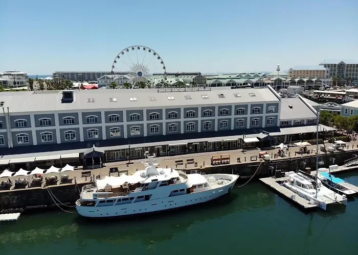 Jackie O - Classic Luxury Yacht & Boutique Hotel