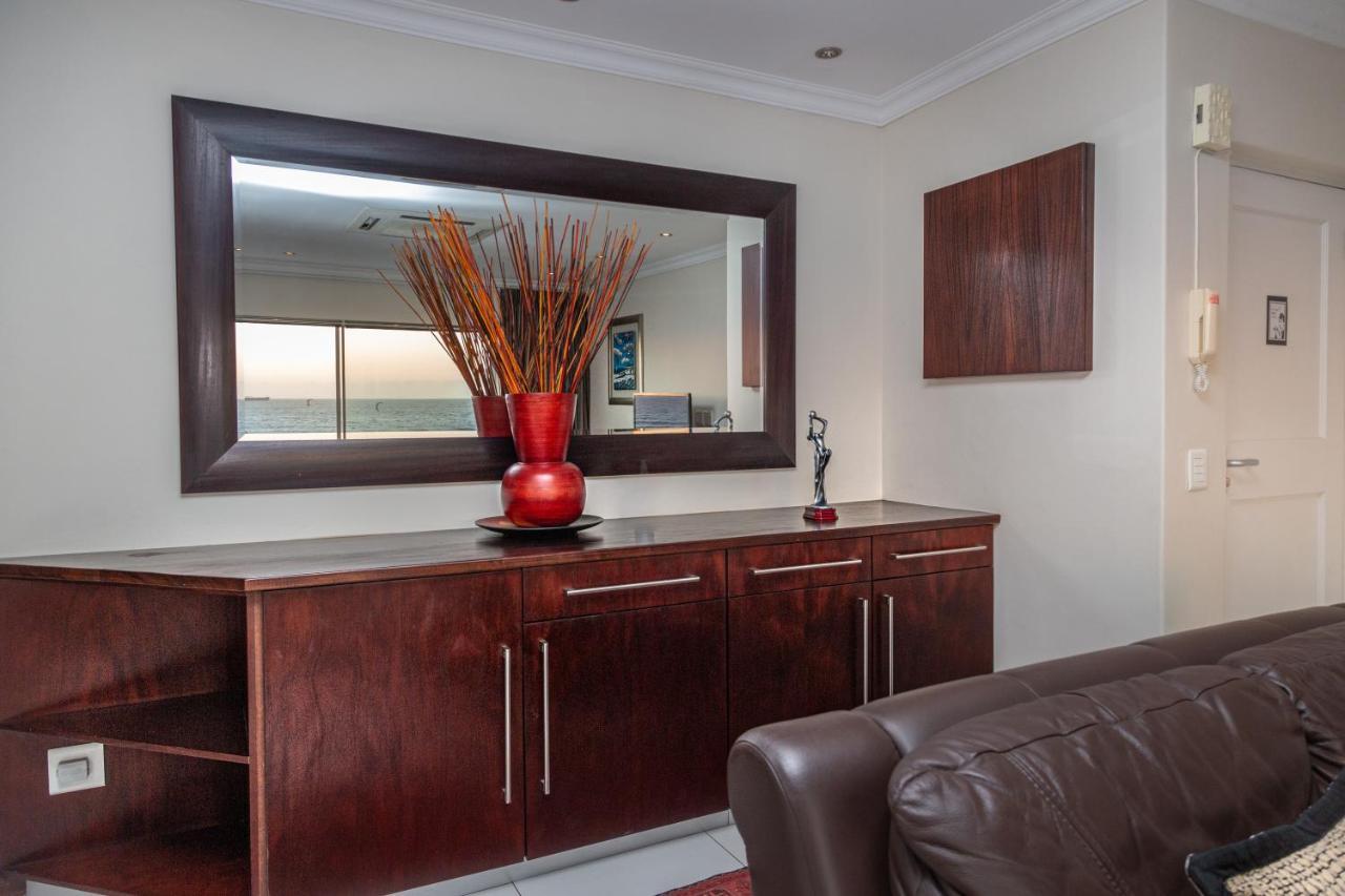 Apartment Spectacular Beachfront 3 Bedroom C101 Sea Spray