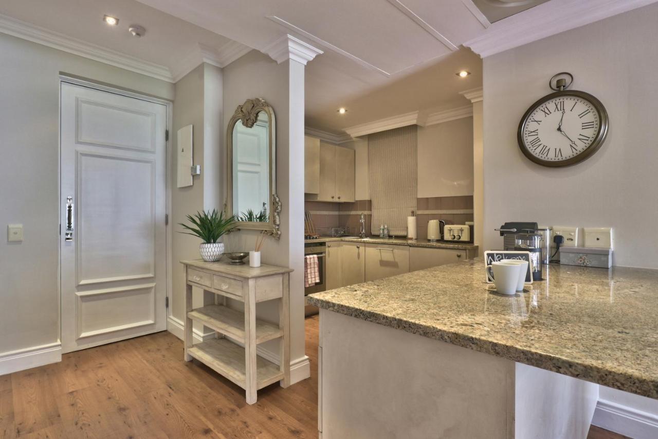 615 Cape Apartment *