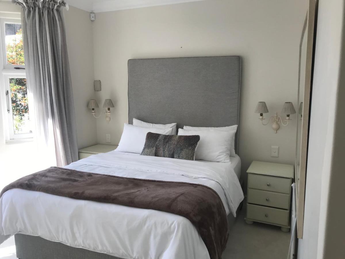 1 On Mona Bed & Breakfast