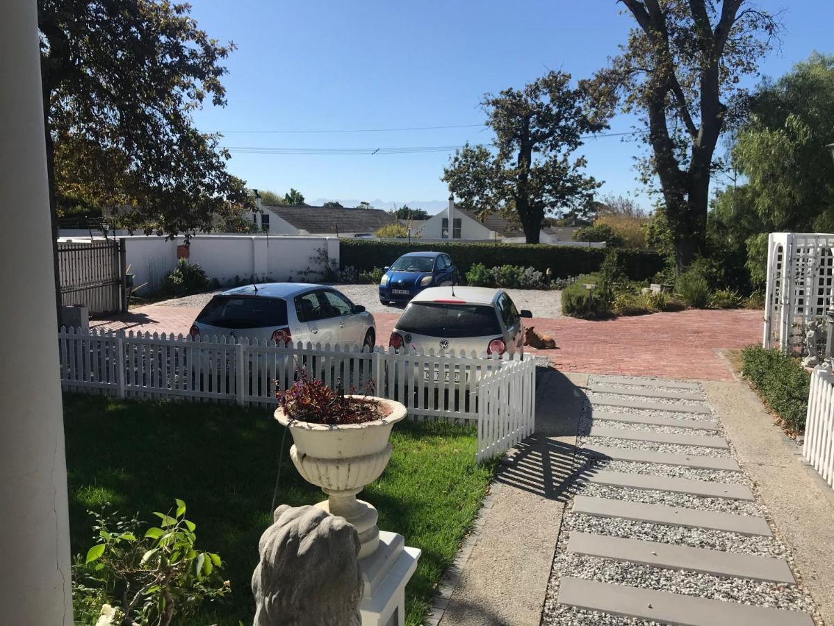 1 On Mona Bed & Breakfast