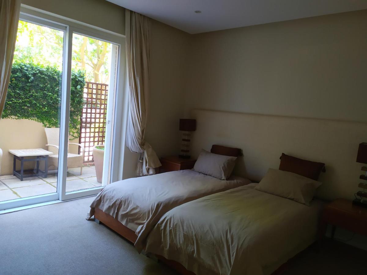 Two Bedroom - Fully Furnished And Equipped Apartment Cape Town