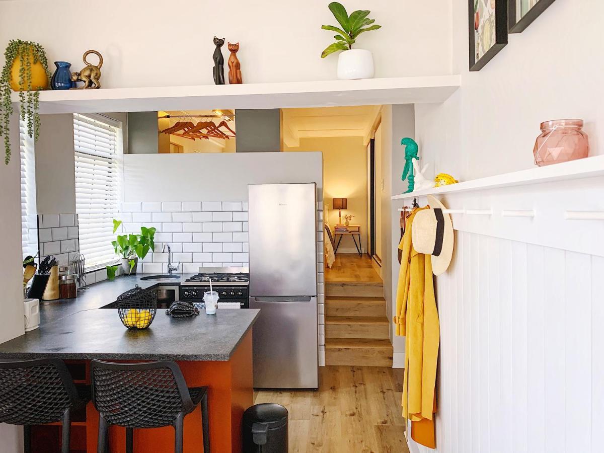 Urban Pod In Vibrant Point Apartment *