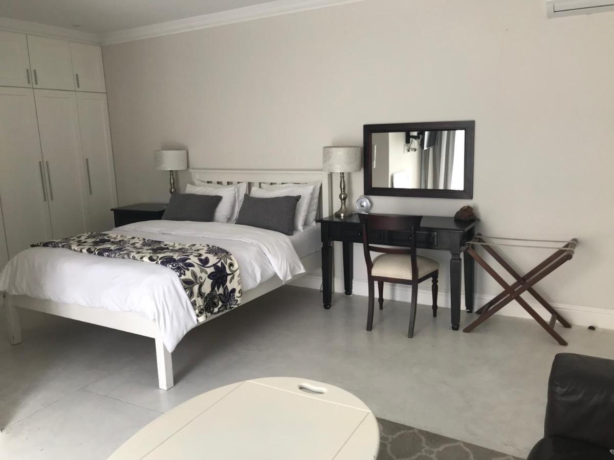 1 On Mona Bed & Breakfast Cape Town