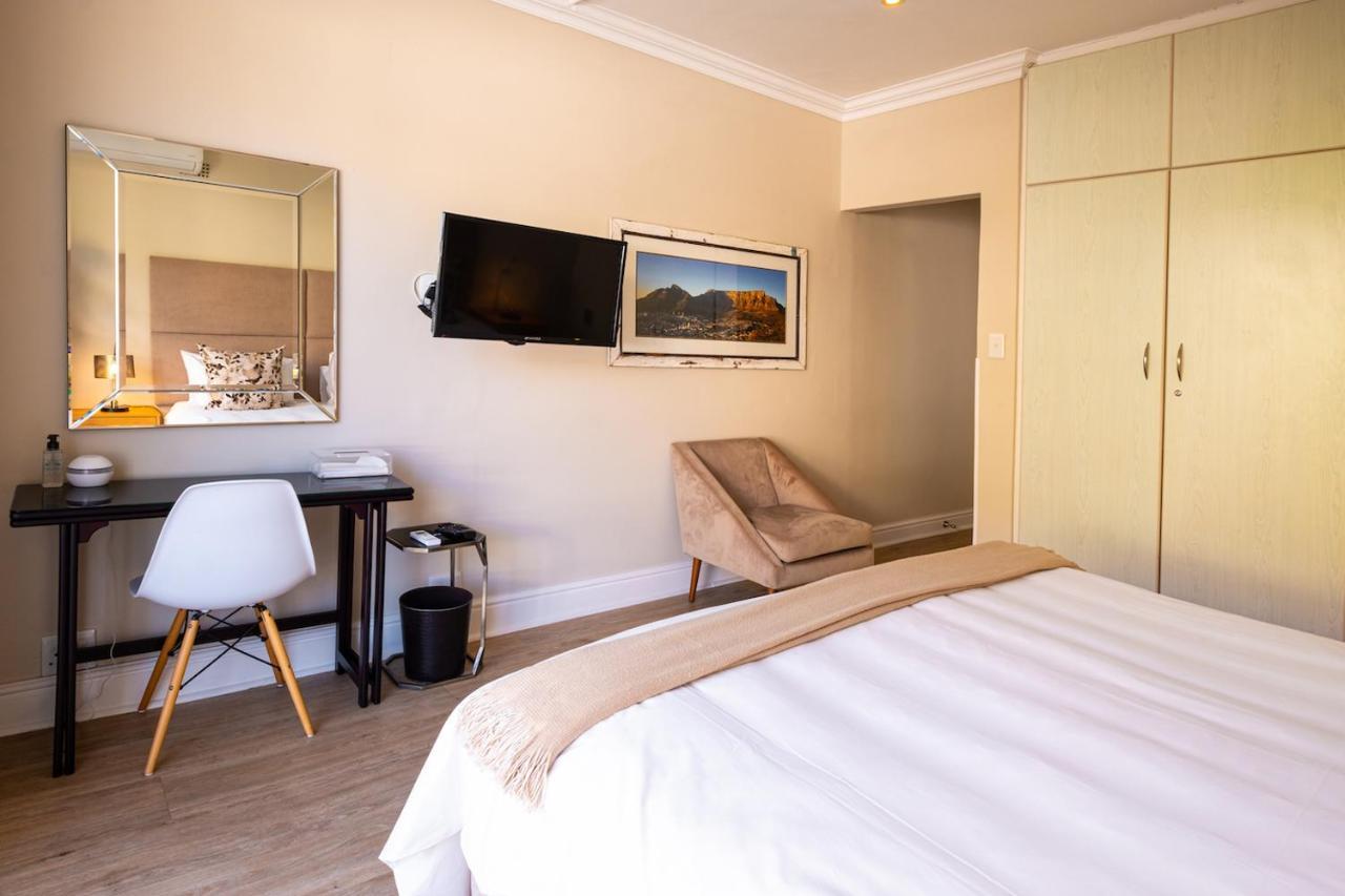 3 On Camps Bay 4*