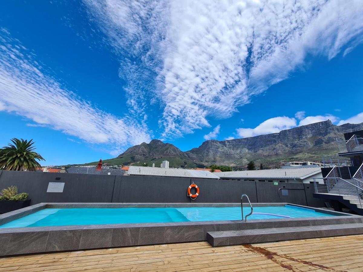 Kloof Street - Lion Roars & 4* Cape Town