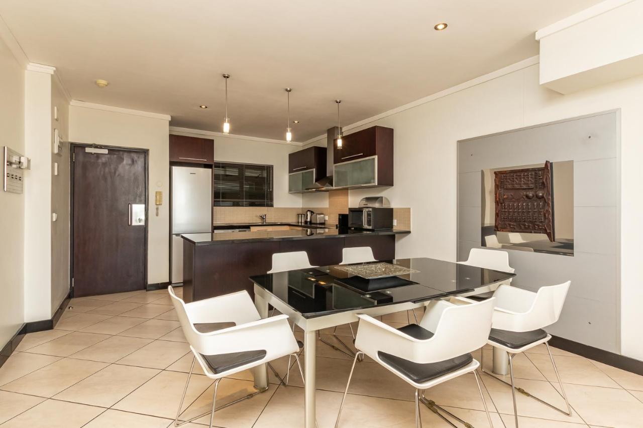 Itc Icon Two Bedroom With Lovely Balcony * Cape Town