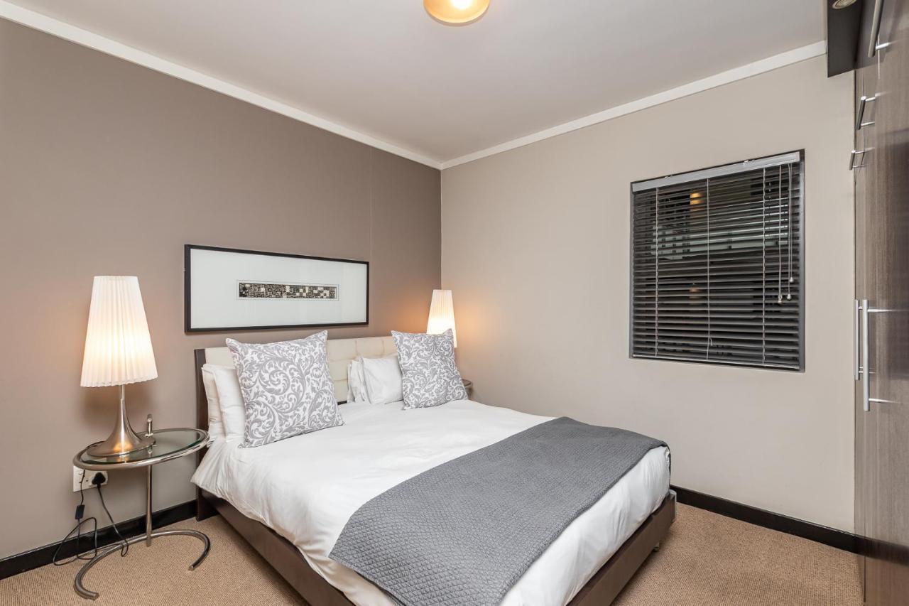 Itc Icon Two Bedroom With Lovely Balcony Apartment *