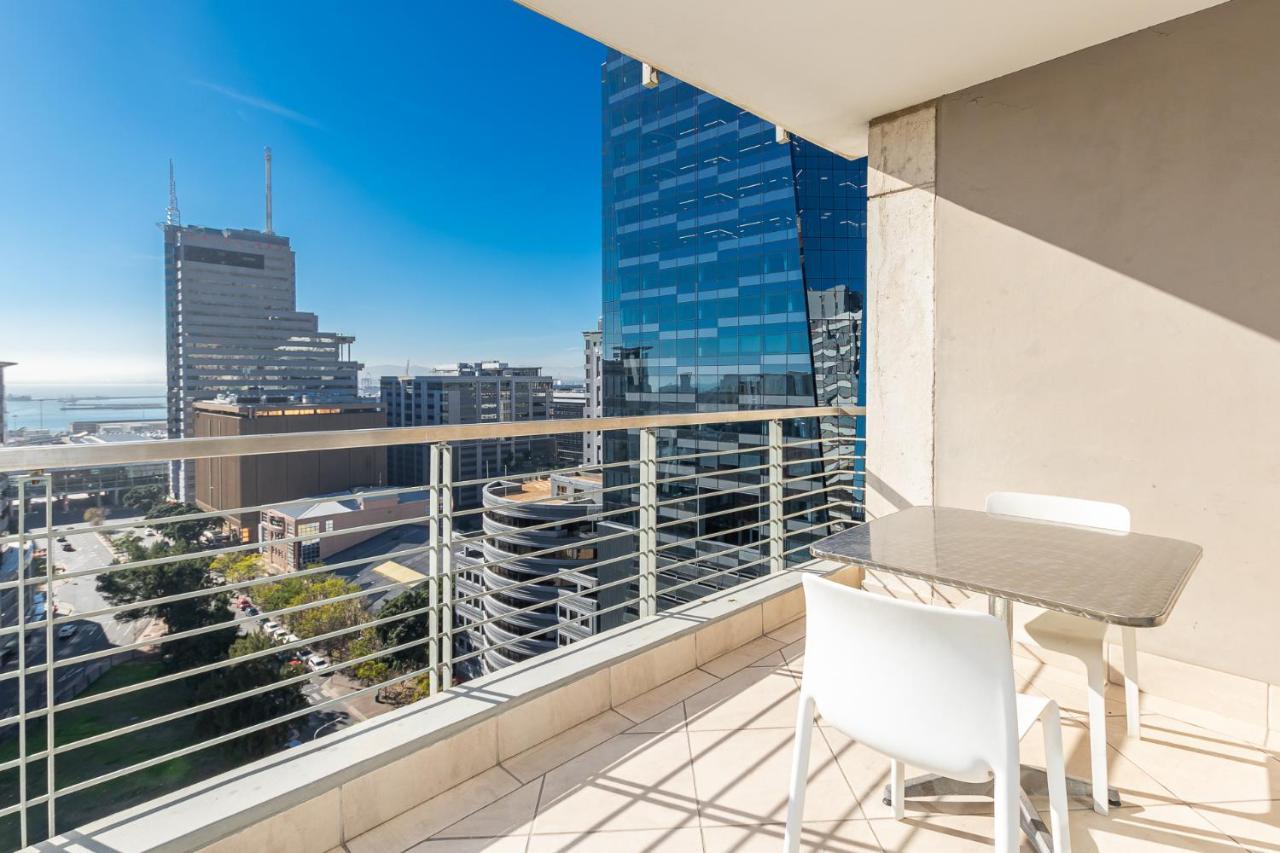 Itc Icon Two Bedroom With Lovely Balcony Apartment Cape Town