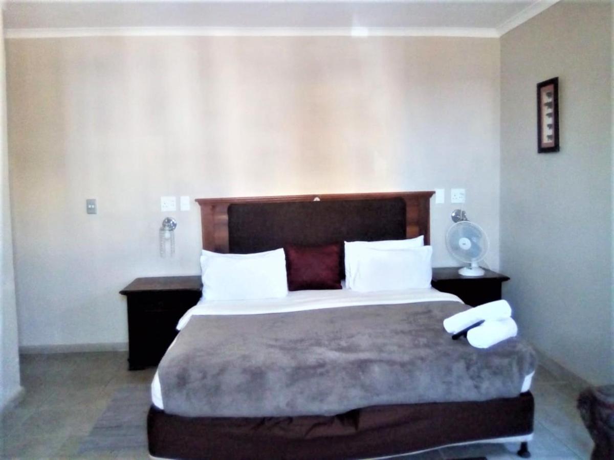 Bread And Barrel Bellville Guest house
