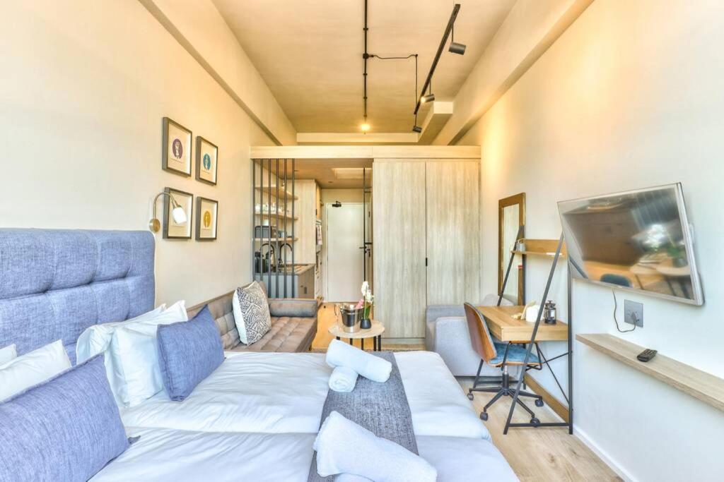 Apartment Oasis In The East At The Harri