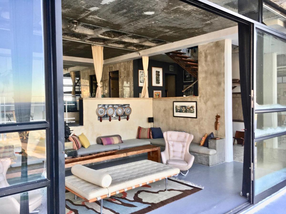 Le 12 Artist Loft The Pool Mezzanine Cape Town