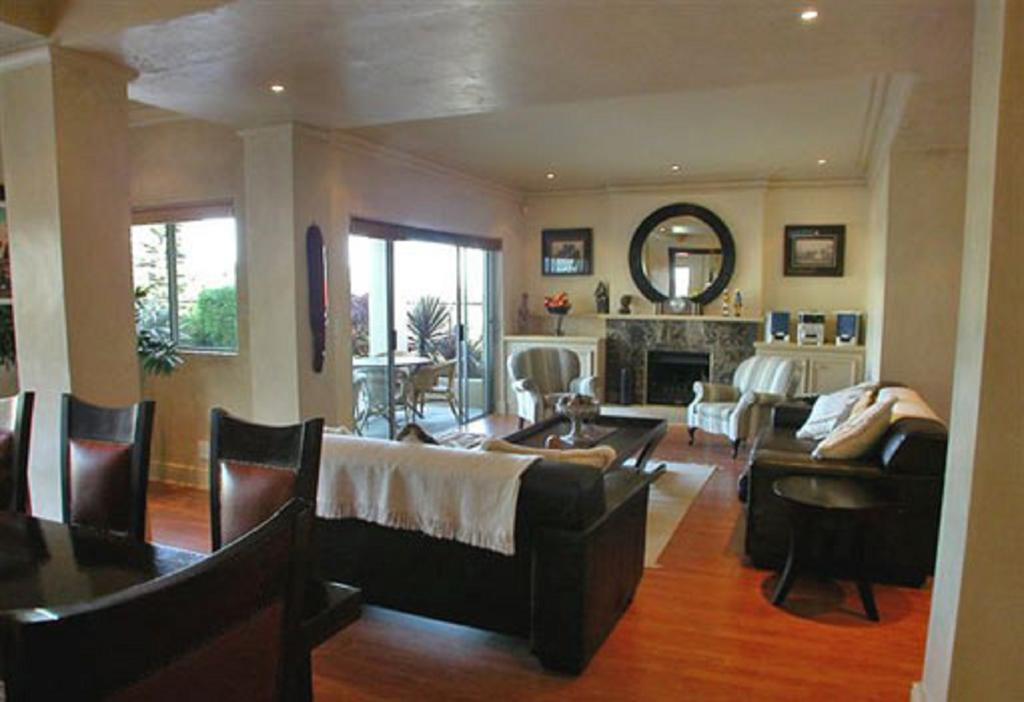 Beachside & Penthouse *