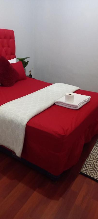Acomodação com café da manhã  Neo&ruks Self Catering Services *