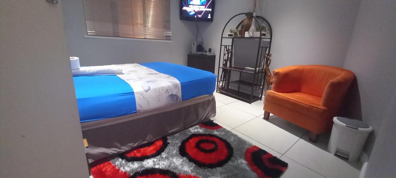 Acomodação com café da manhã  Neo&ruks Self Catering Services Cidade Do Cabo