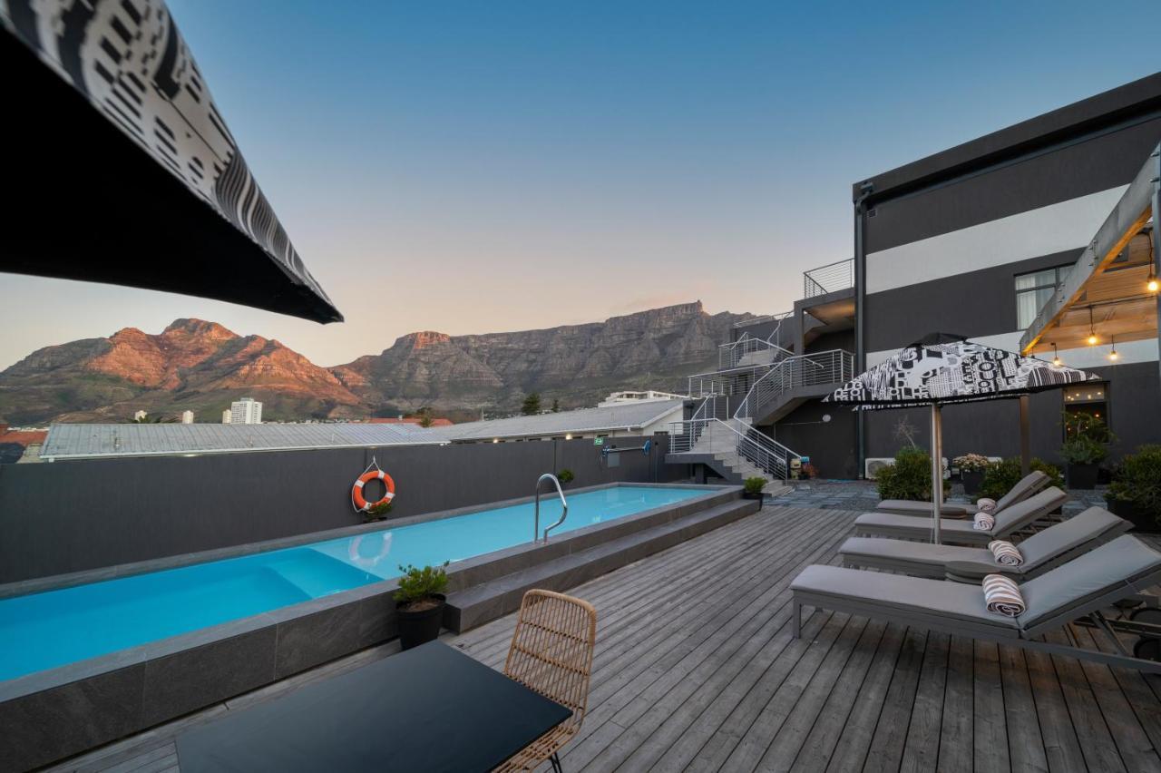 Kloof Street - Lion Roars & Cape Town