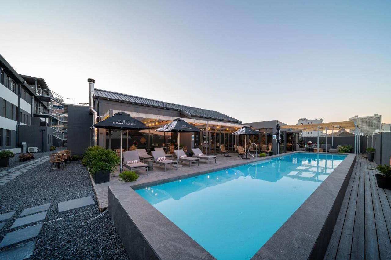 Kloof Street - Lion Roars & Hotel Cape Town