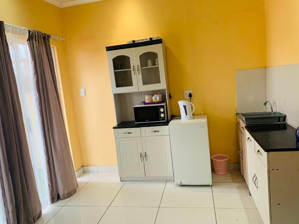 7 On Bakers Guest house 2*
