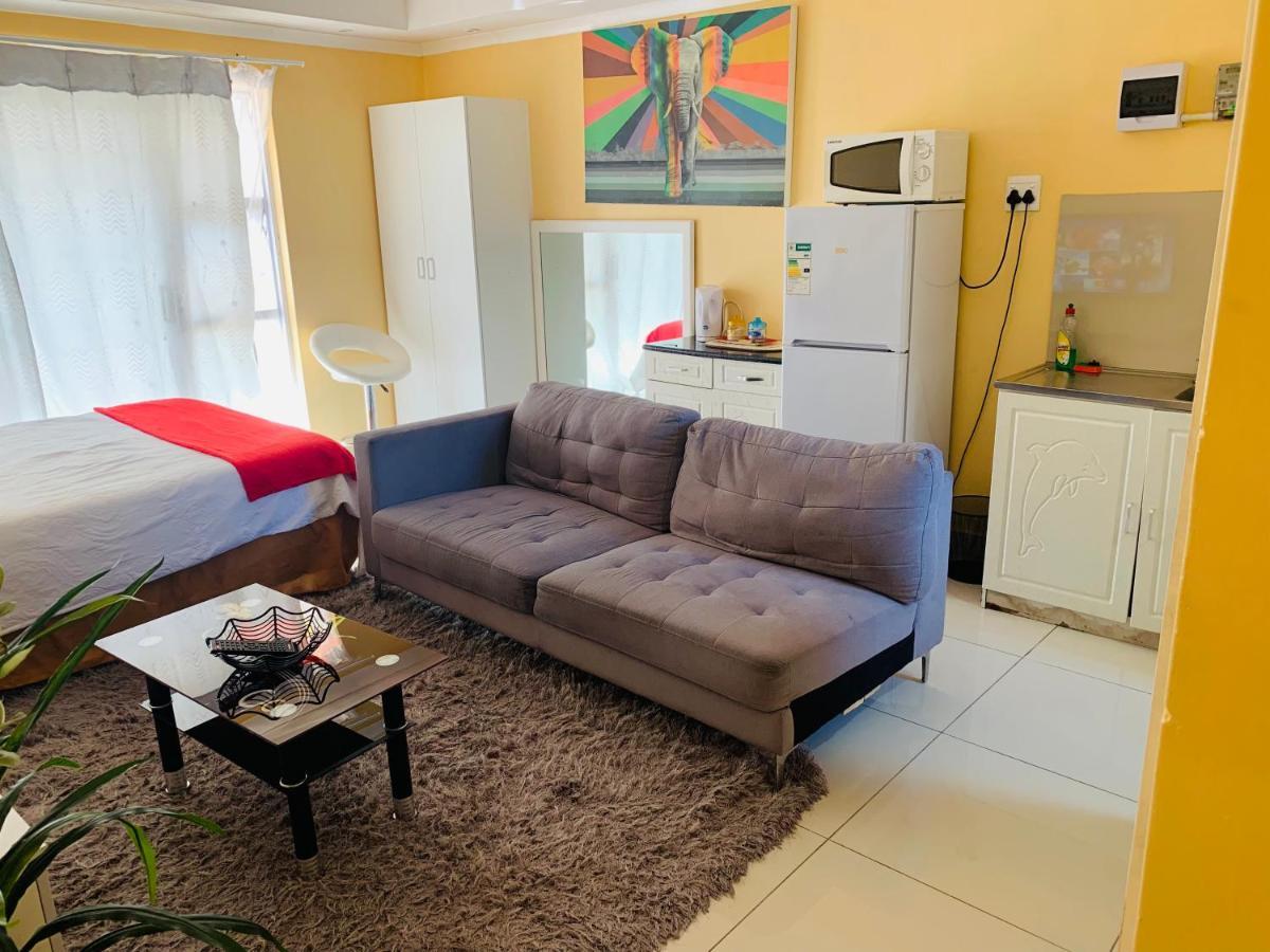 7 On Bakers 2* Cape Town
