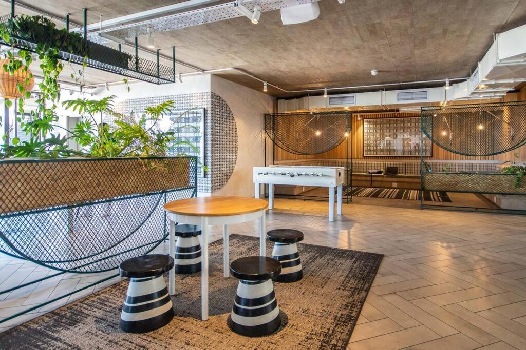 515 Wex1 Funky Cape Town